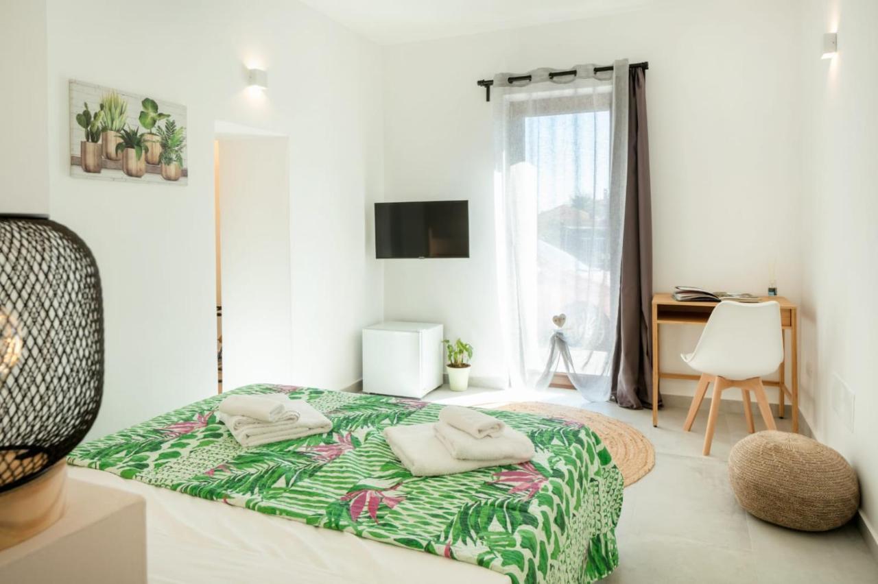 Готель Ghjlgolu House - Le Residenze Del Mare Монте-Петрозу Екстер'єр фото